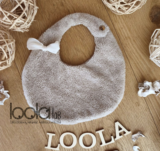 Bavaglino_primi mesi con fiocchetto