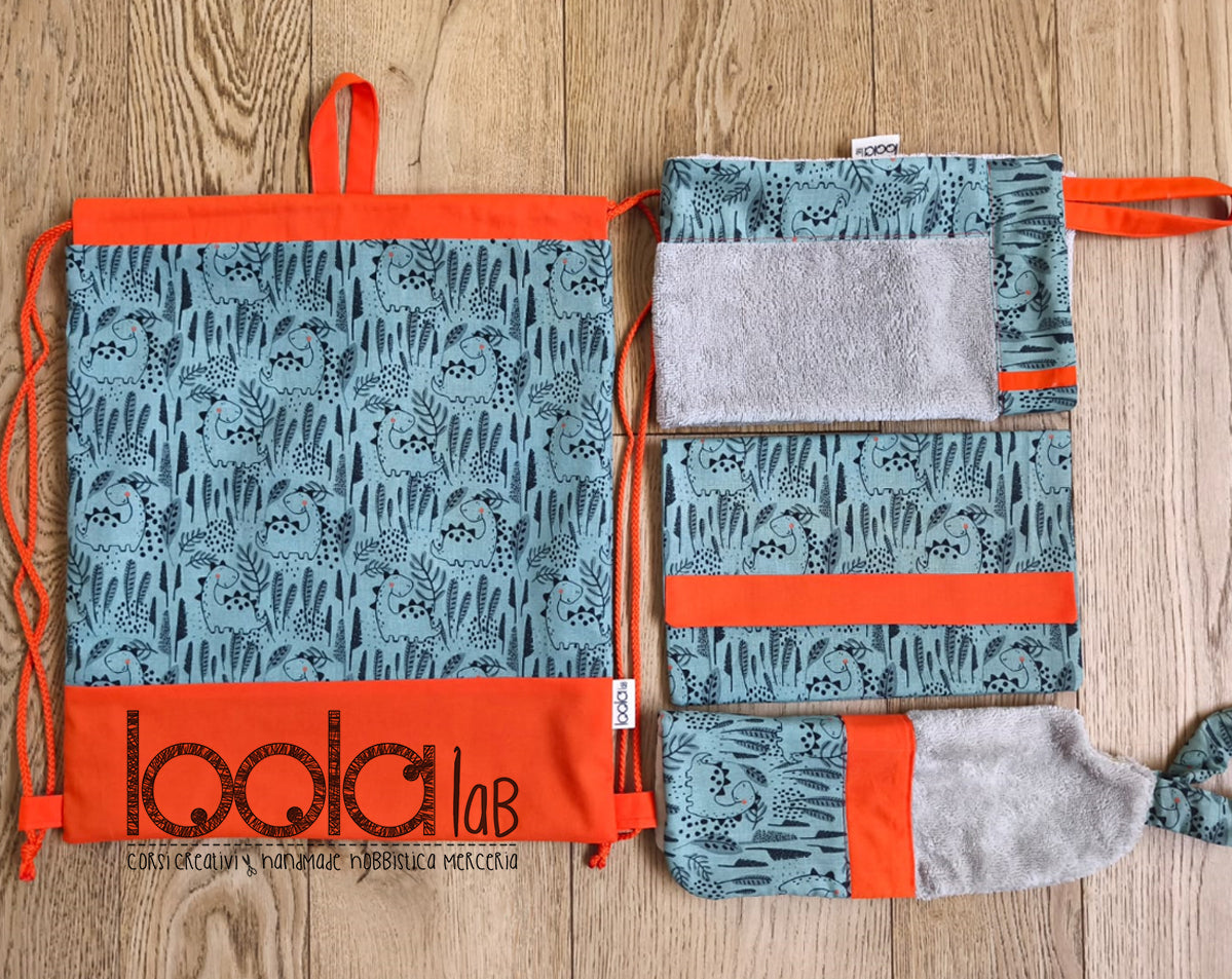 SET PER LA SCUOLA_tessuto dino verde+arancio scuro